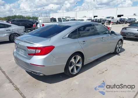 2018 Honda Accord Touring z USA, uszkodzony, nr VIN 1HGCV1F97JA182447
